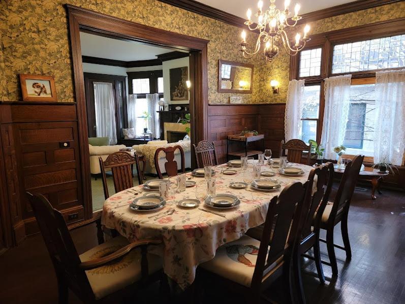The Kings Throne Inn And Guest House Толедо Екстериор снимка