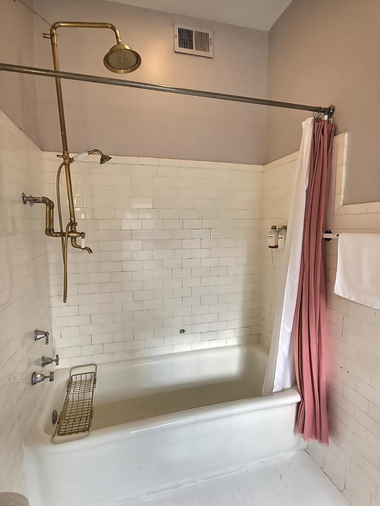 The Kings Throne Inn And Guest House Толедо Екстериор снимка