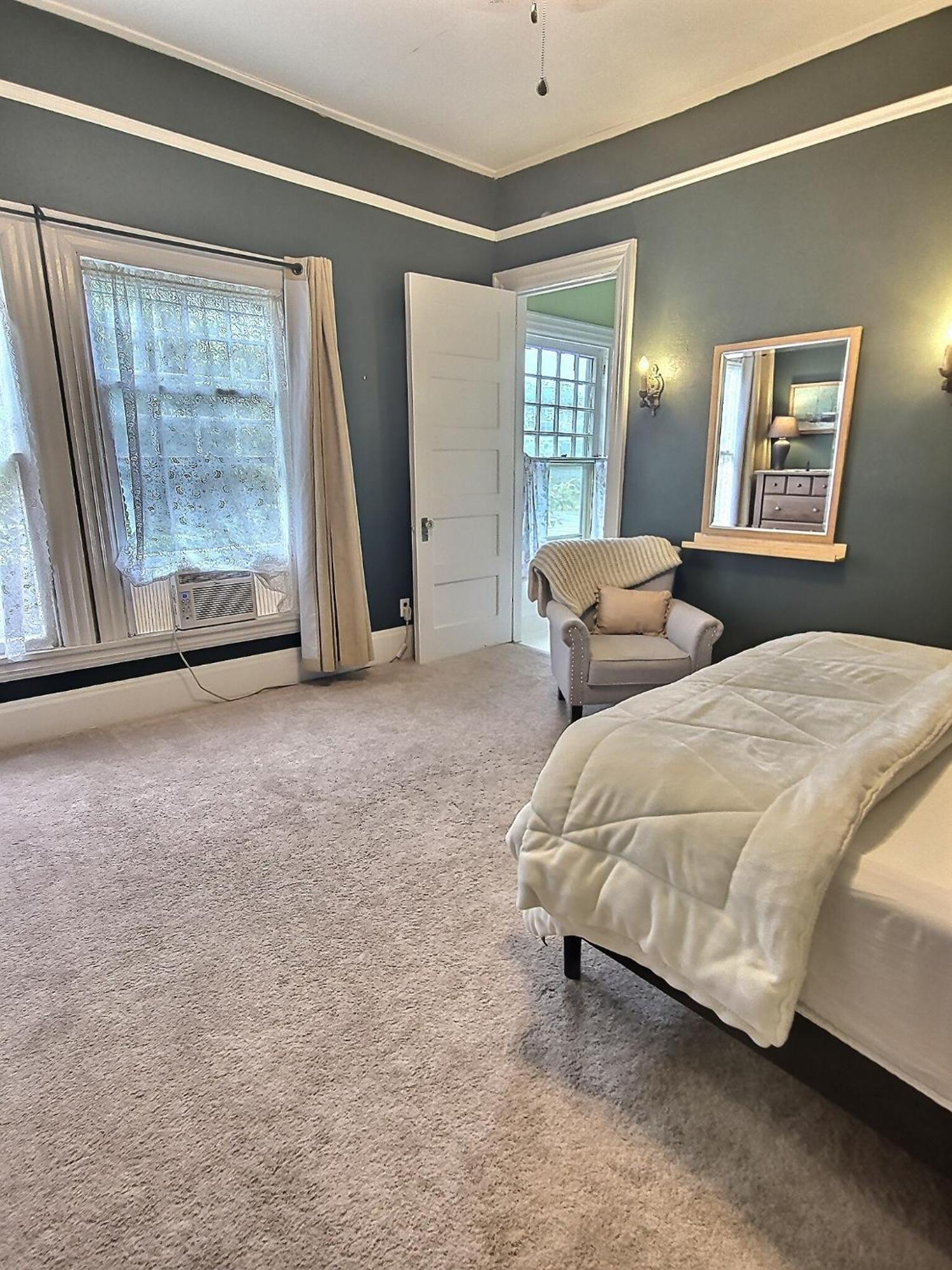 The Kings Throne Inn And Guest House Толедо Екстериор снимка