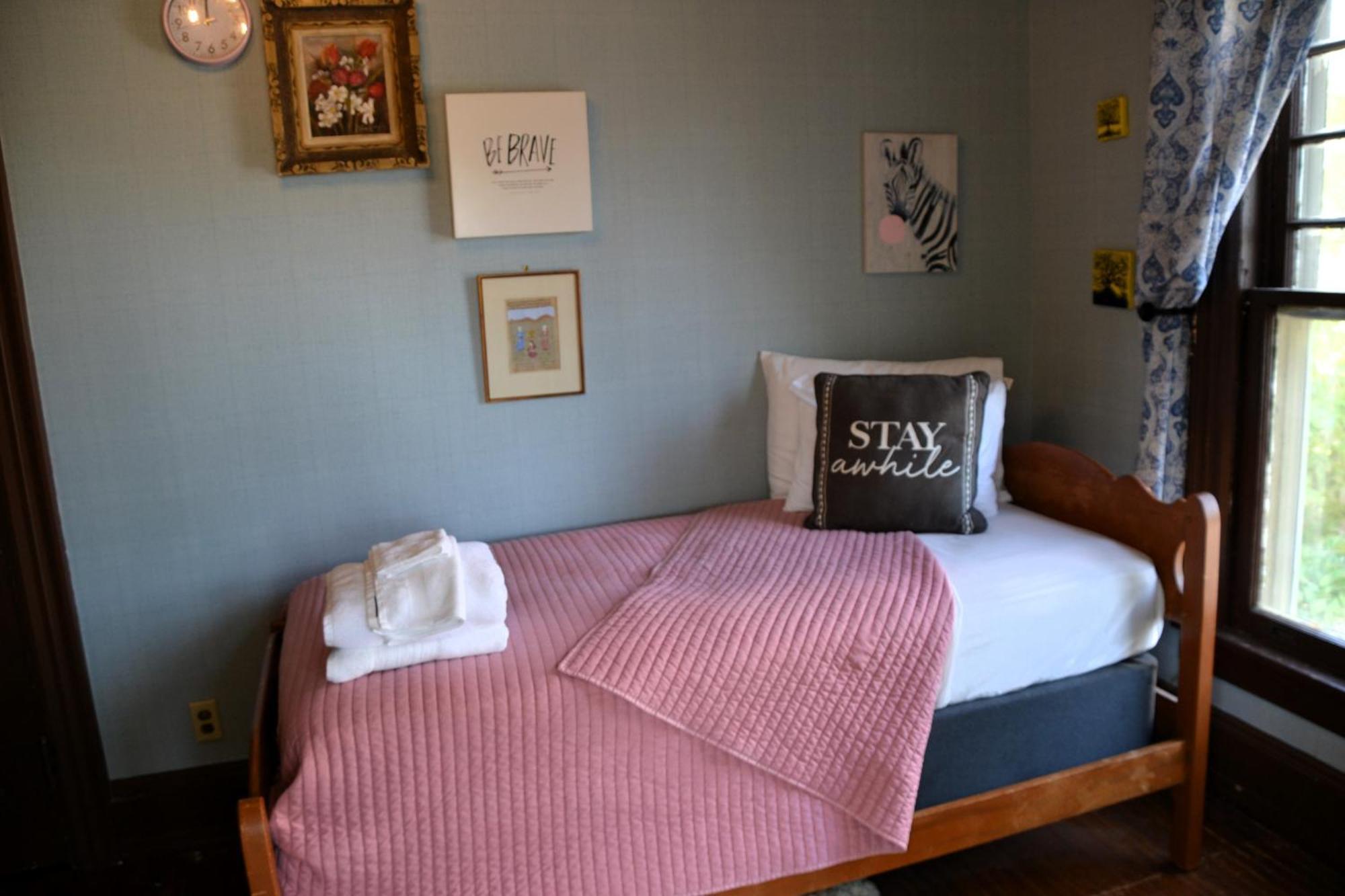 The Kings Throne Inn And Guest House Толедо Екстериор снимка
