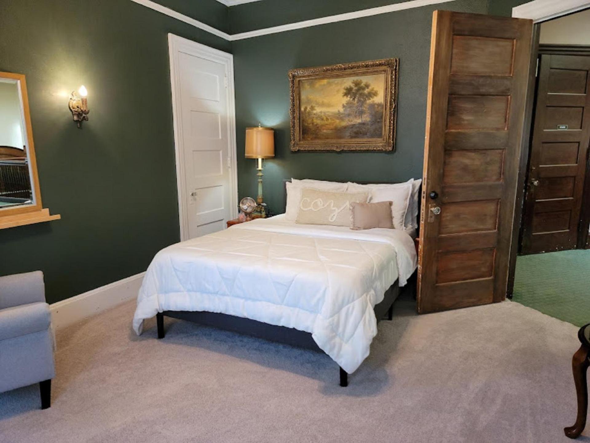 The Kings Throne Inn And Guest House Толедо Екстериор снимка