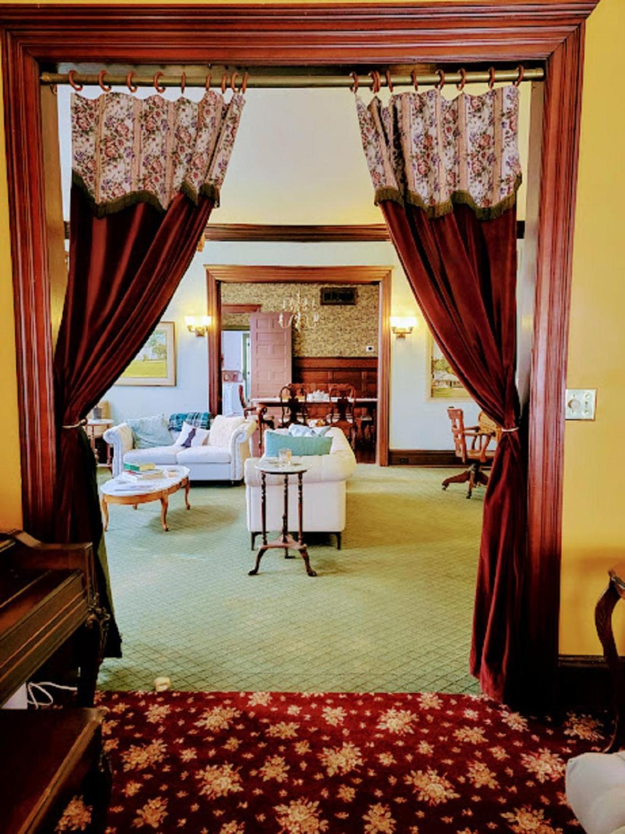 The Kings Throne Inn And Guest House Толедо Екстериор снимка