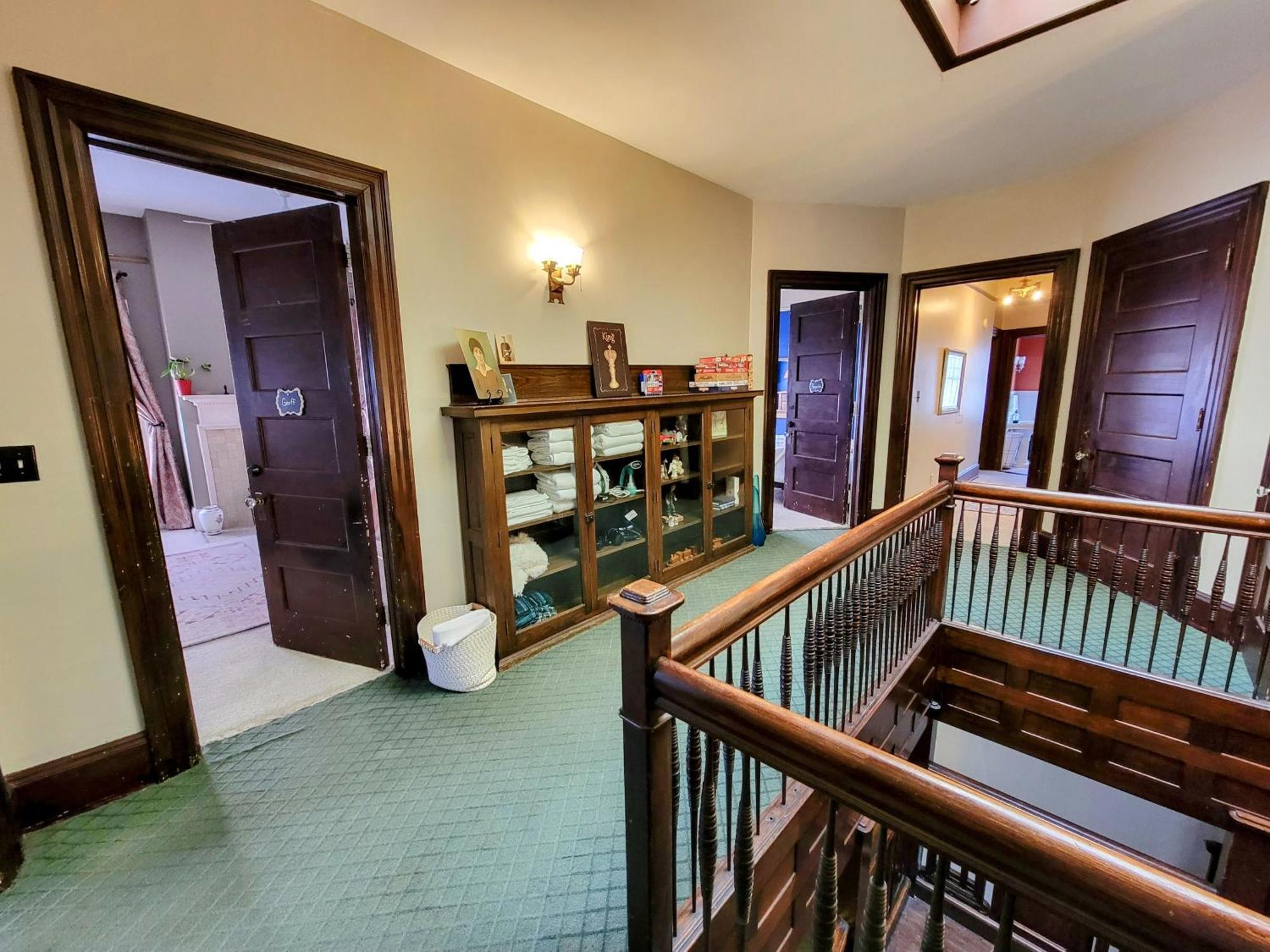 The Kings Throne Inn And Guest House Толедо Екстериор снимка
