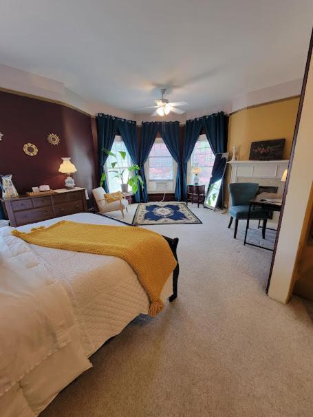 The Kings Throne Inn And Guest House Толедо Екстериор снимка