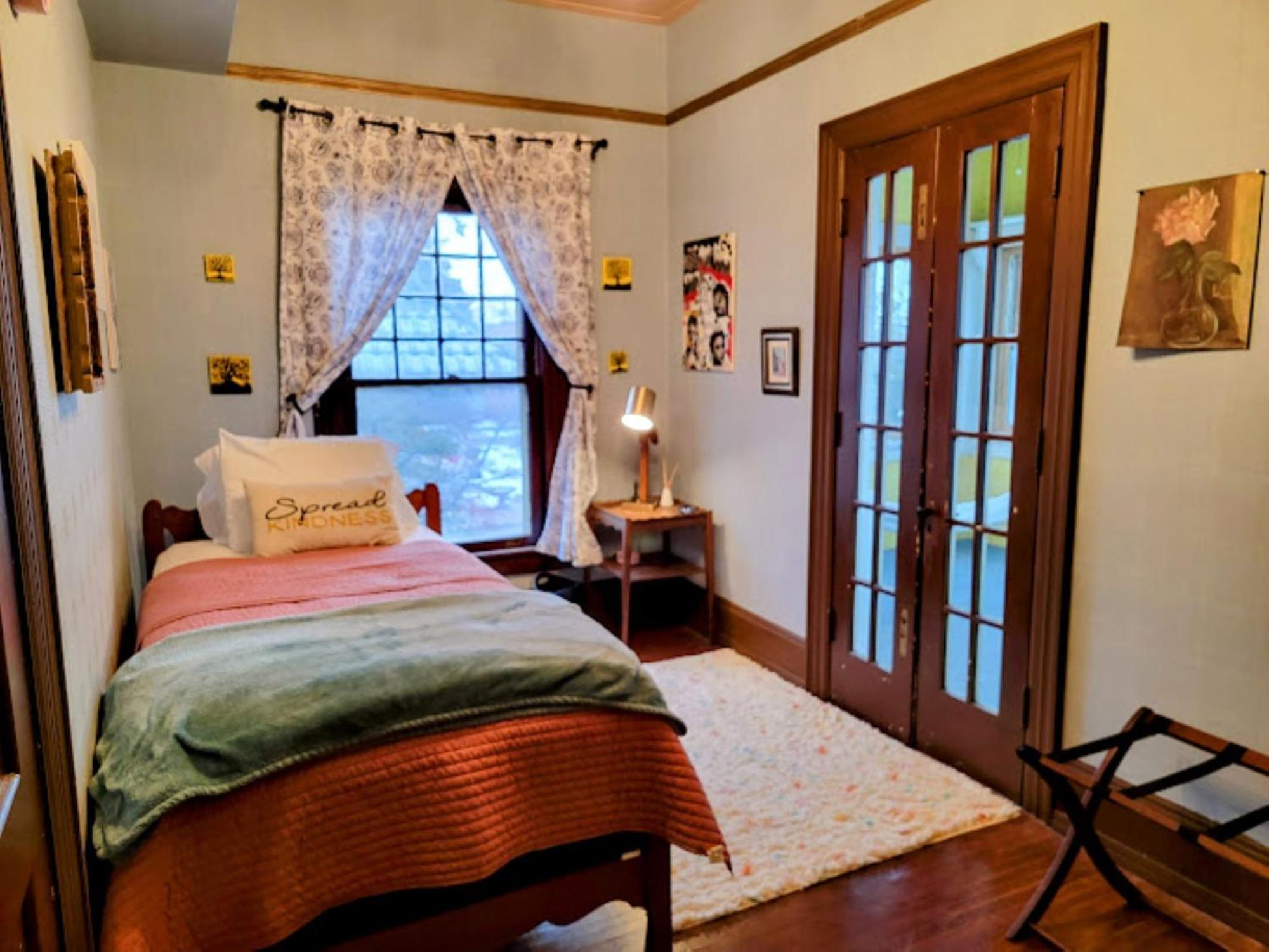 The Kings Throne Inn And Guest House Толедо Екстериор снимка