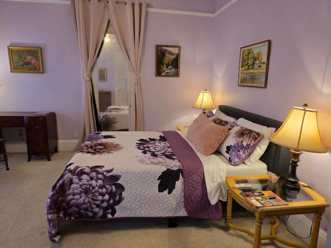 The Kings Throne Inn And Guest House Толедо Екстериор снимка